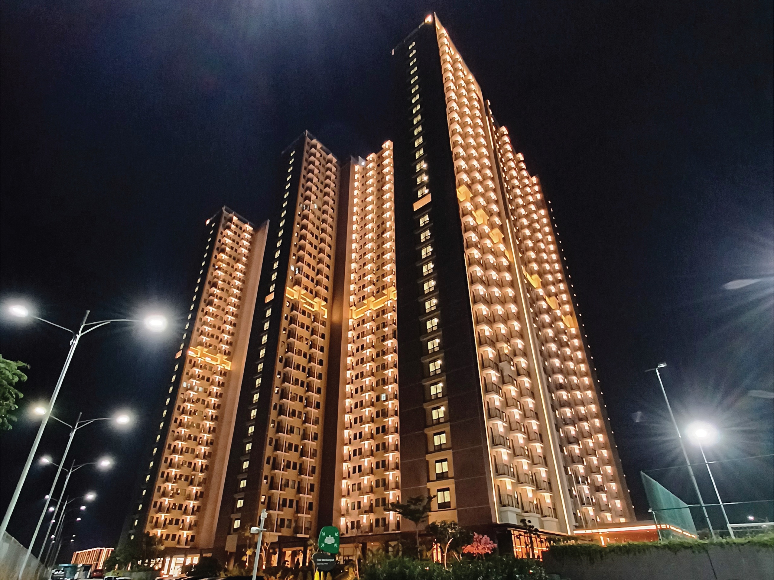 Osaka Hotel PIK 2